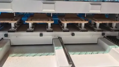 CNC centre d'usinage  5 axes à quatre tables - façonnage et ponçage 1