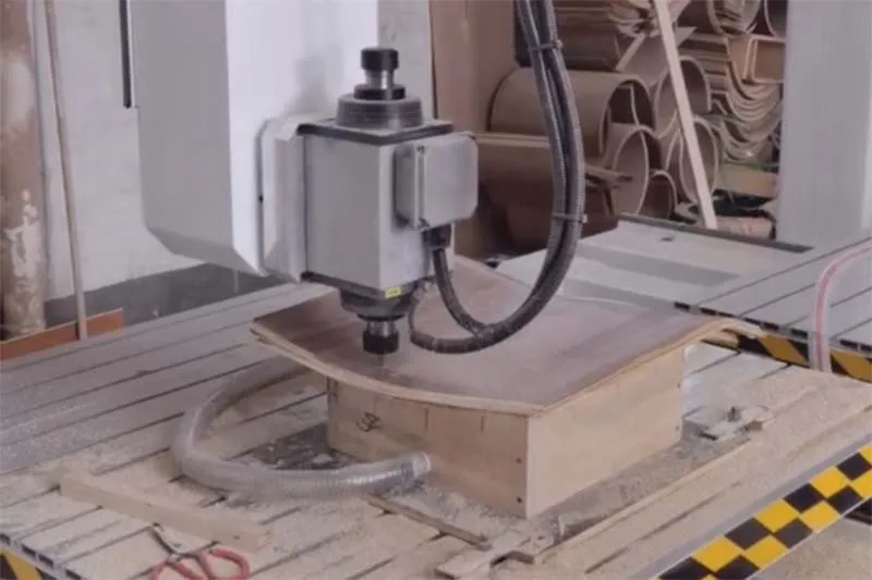 CNC centre d'usinage 5 axes à deux tables pour le bois