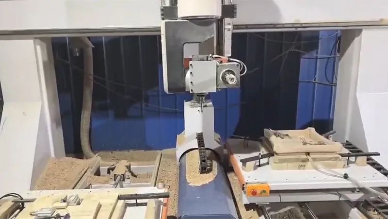 CNC centre d'usinage 5 axes à deux tables pour le bois