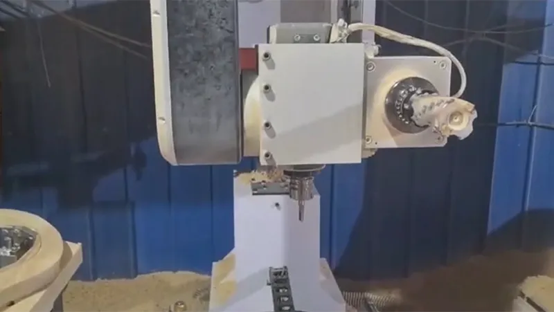 CNC centre d'usinage 5 axes à deux tables pour le bois