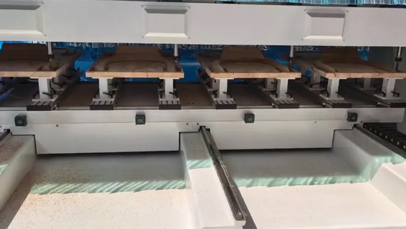 CNC centre d'usinage 5 axes à quatre tables pour le bois