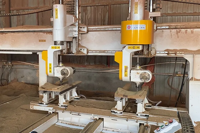 Centre d’usinage CNC 5 axes à 2 têtes et 2 canaux d’usinage