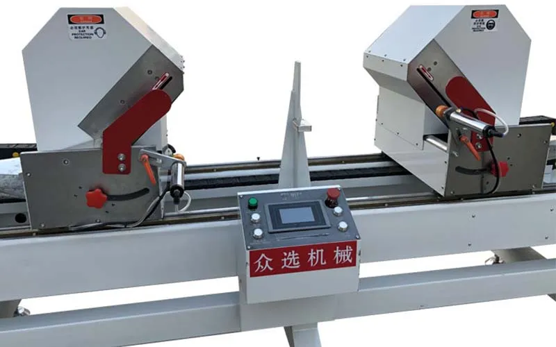 CNC Scie à double têtes pour coupes en bout