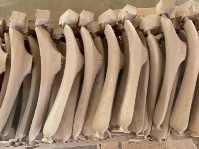 Ligne de production de meubles en bois massif (capacité : 2 000+ pièces/mois)