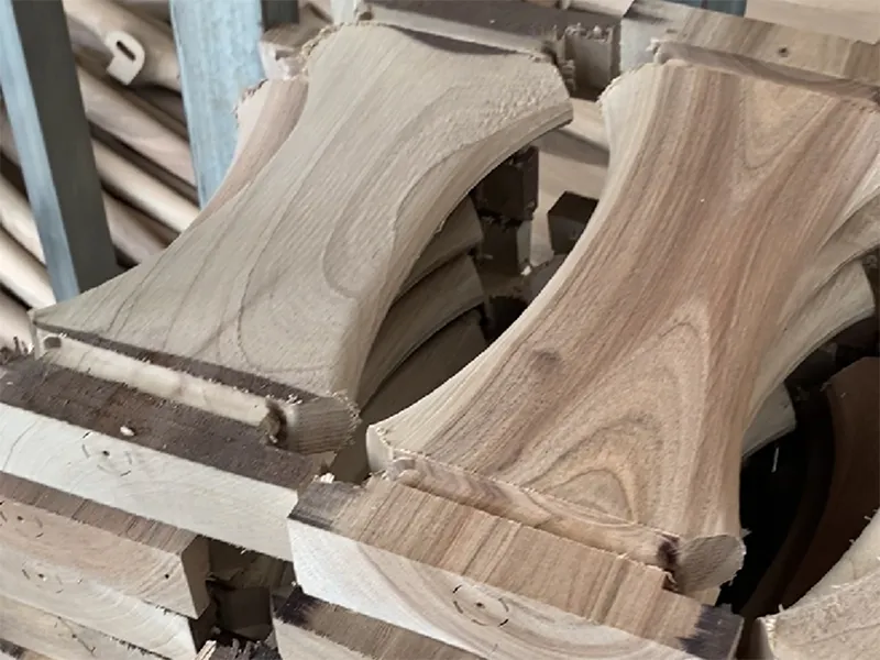 Ligne de production de meubles en bois massif (capacité : 3 000+ pièces/mois)